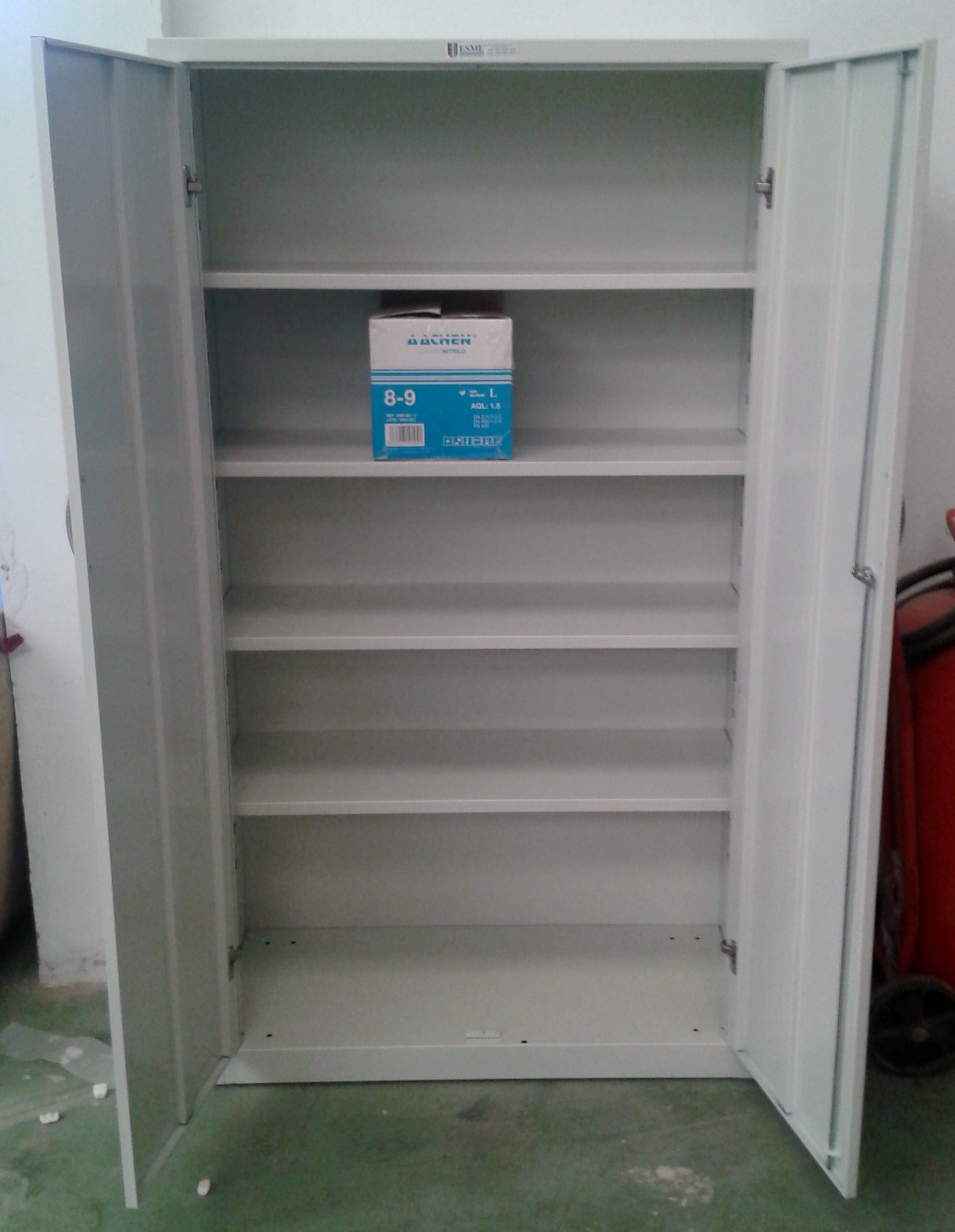 armario metalico para taller con estantes